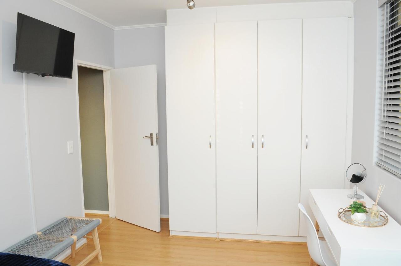 The Island Club Luxury 2 Bedroom Apartment 케이프타운 외부 사진